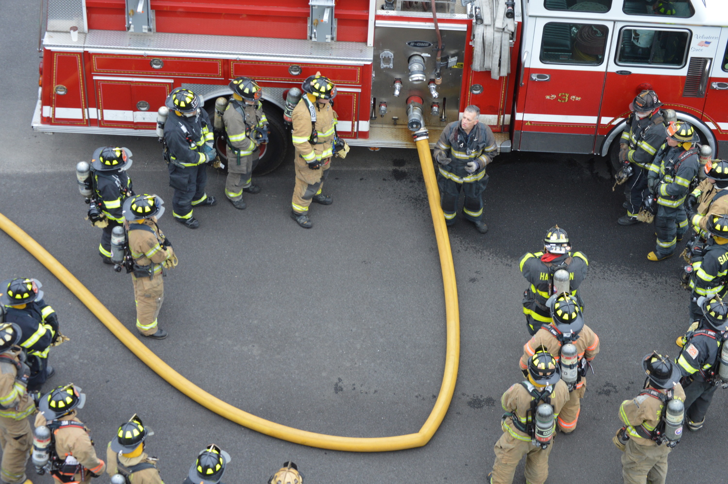 Jim Kenning leads hose training TOM GOGOLA