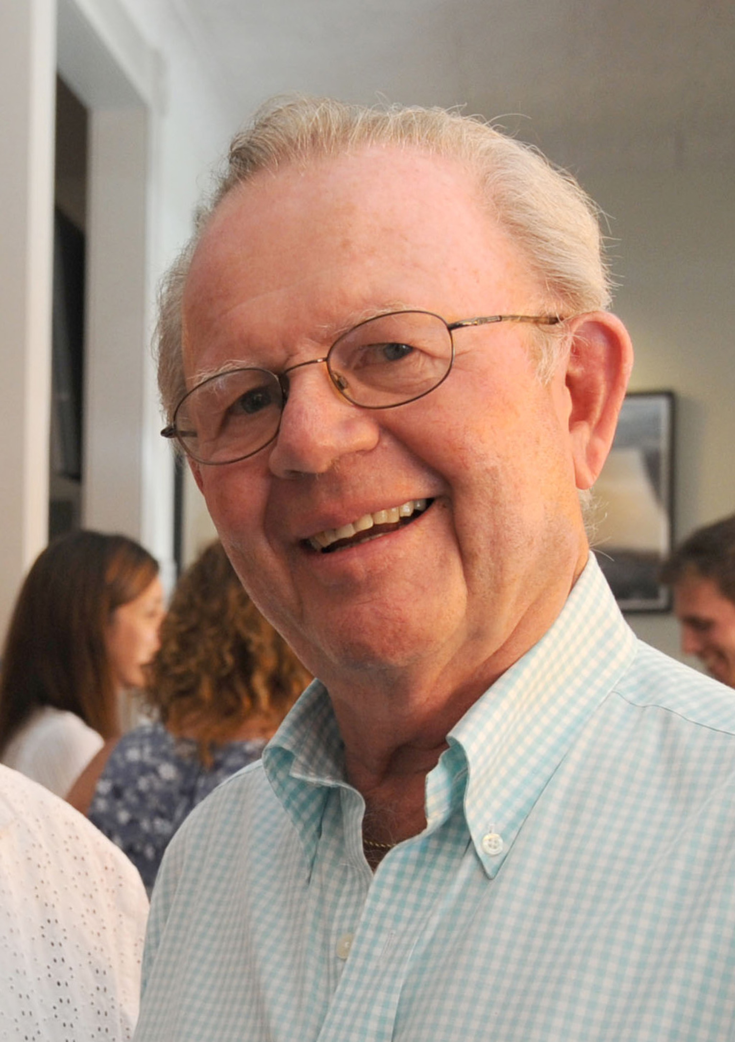 Pat Cowles, former publisher of The Sag Harbor Express, will be posthumously inducted into the Press Club of Long Island's Journalism Hall of Fame.